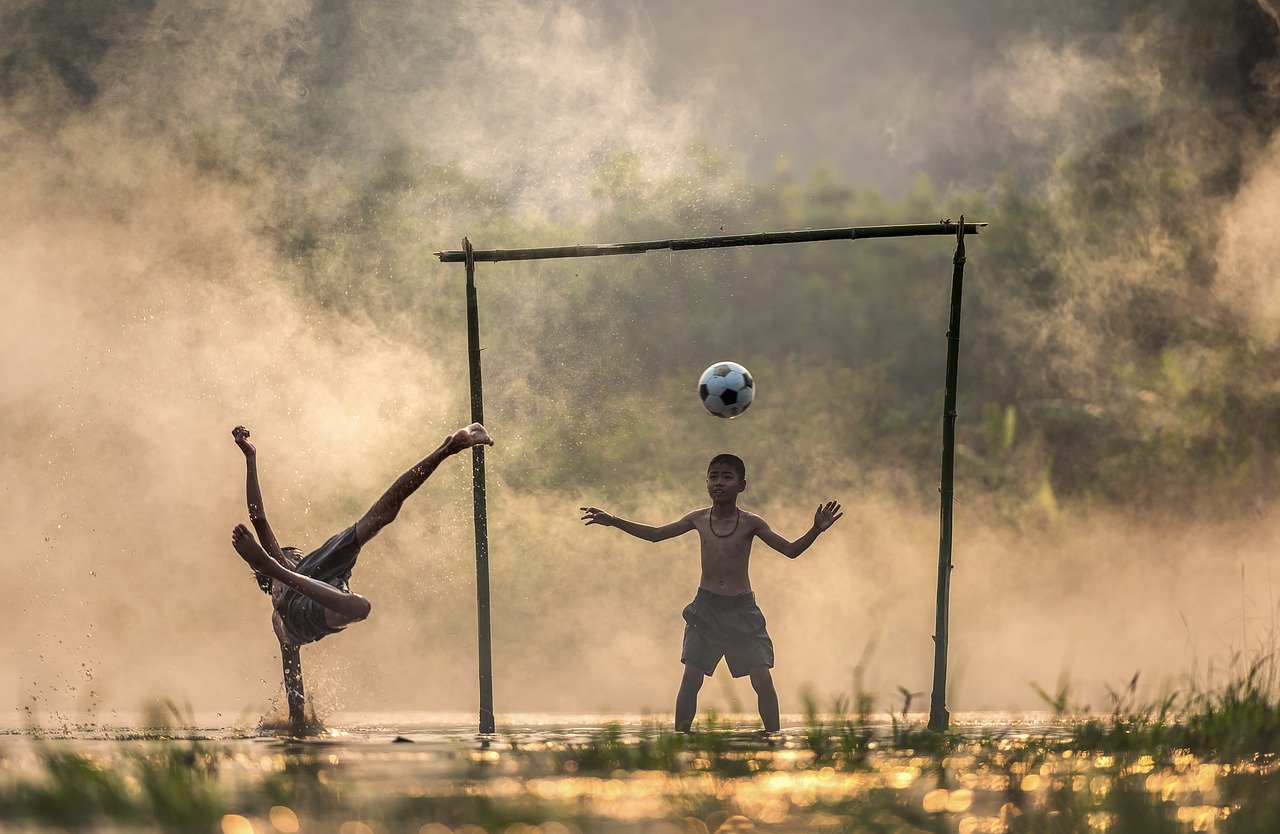 PEMBUKA: SEPAKBOLA DALAM RUMAH TANGGA